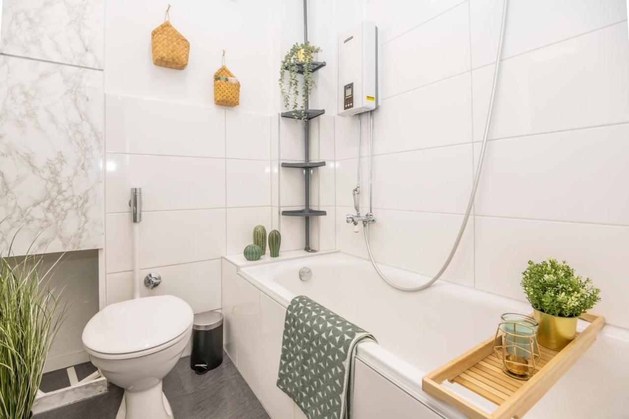 3-Zimmer-Wohnung Nahe Essen City, Bis 5 Personen, Smarttv, Wifi, Balkon Bagian luar foto